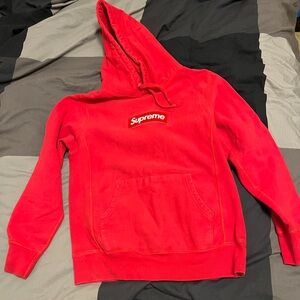 Men’s Size Small Supreme Hoodie